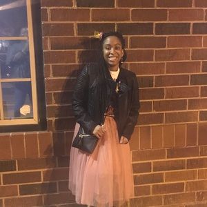 Meet your Posher, Kayla